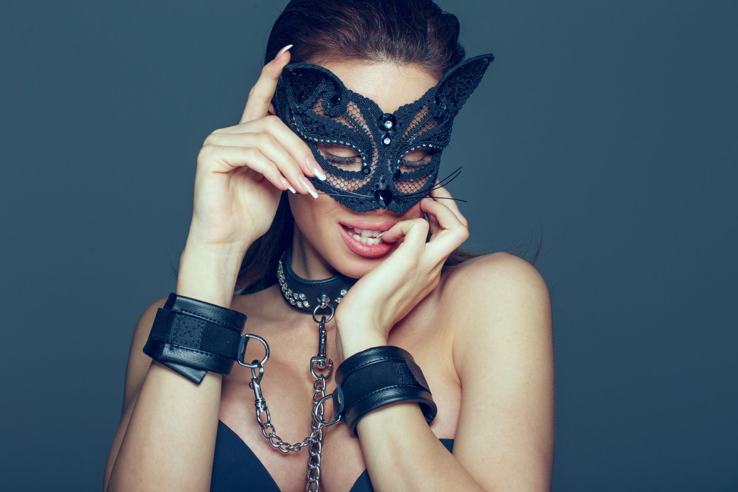 Sensaul,Brunette,Woman,In,Catwoman,Mask,And,Leather,Handcuffs,,Desire Tipps für Männer besserer Sex